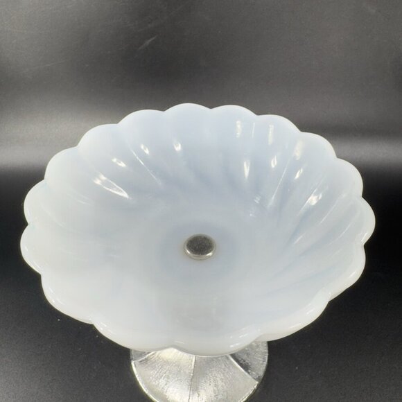 Vintage 1960s White Milk Glass Dish Bowl Compote Candy Dish With Metal Stand VTG - Picture 11 of 12